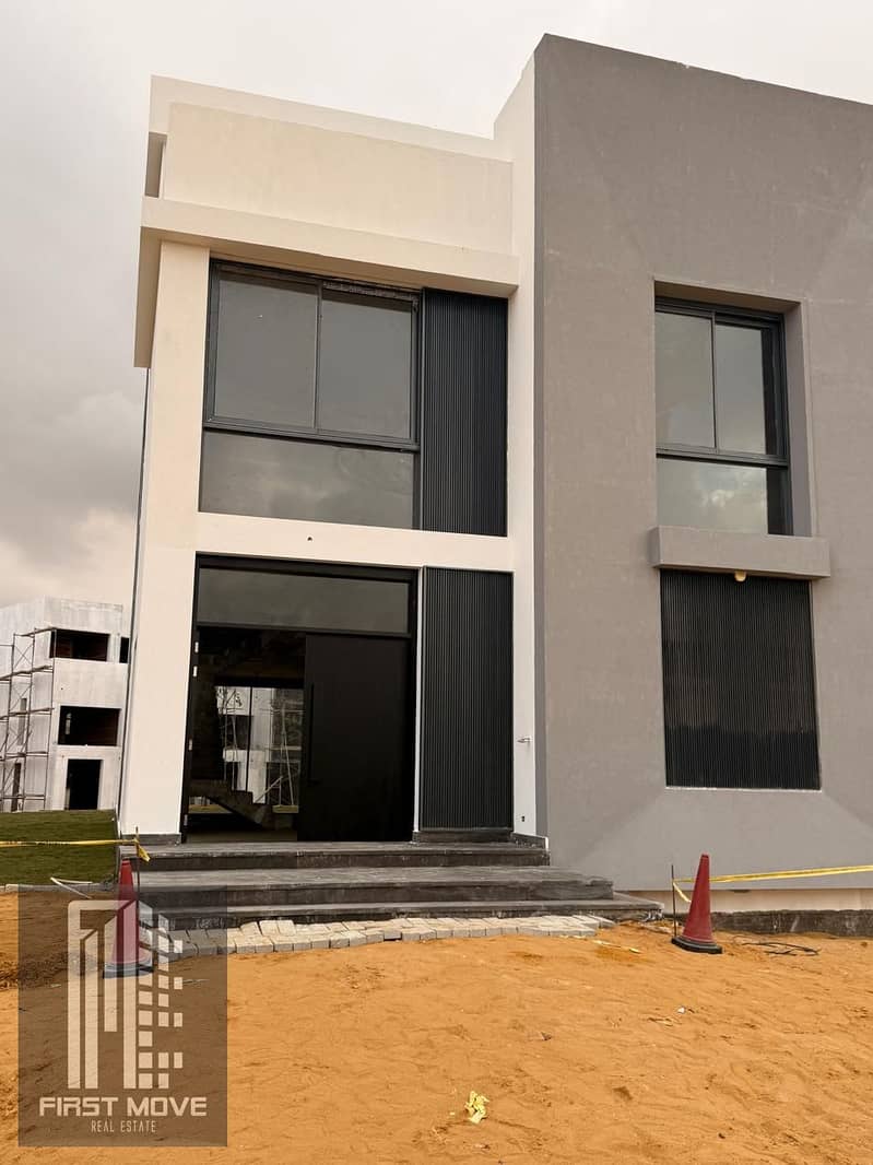 Preview your villa in a fully serviced compound with a 10% down payment in the heart of New Cairo, 3 minutes from the American University AUC, near the German University and Point 90 Mall in the Fifth Settlement. - Ansicht 5