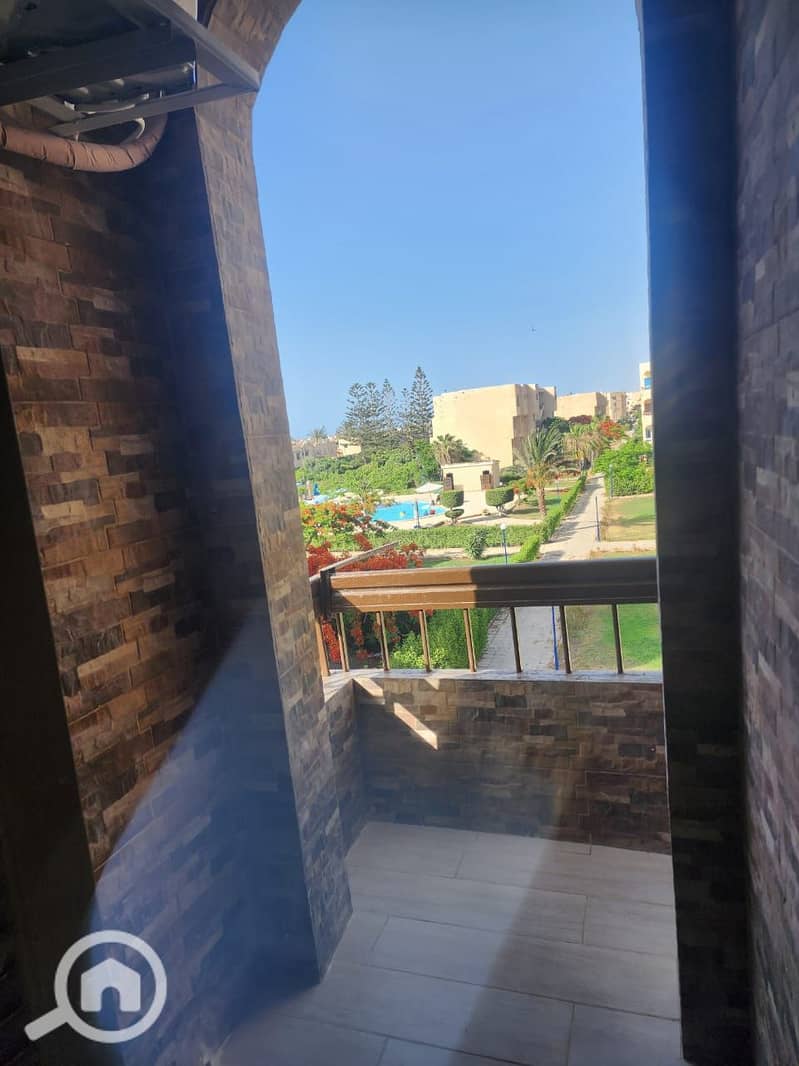 For rent: two air-conditioned rooms with luxury finishing by the pool. - Mehr