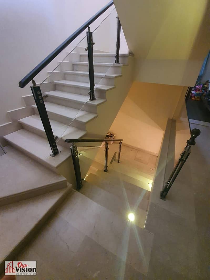 Twin villa ( jeera , el sheikh zayed ). Bua : 246 Land : 320 4 rooms With ACs Reception with concealed ACs Kitchen without appliances Asking price : - Ansicht 2