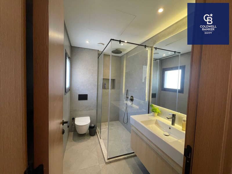 Immediate delivery and installments over 10 years: Townhouse villa for sale with sea view and modern finishing in Naia Bay, Ras El Hekma. - Widok 5
