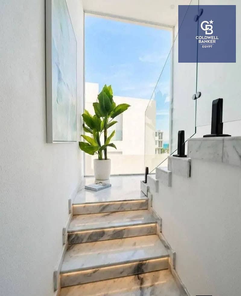 Immediate delivery and installments over 10 years: Townhouse villa for sale with sea view and modern finishing in Naia Bay, Ras El Hekma. - Widok 6