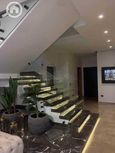 5 Bedroom Townhouse for Rent in 6th of October, Giza - 91bac7e3-07ec-4f34-a501-26464e1766a1. jpg