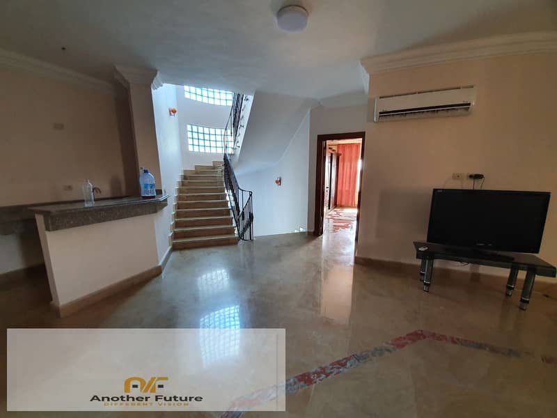 Villa for rent in Marrakech Compound, Sheikh Zayed, with a prime location directly on Dahshur Road - Ansicht 4