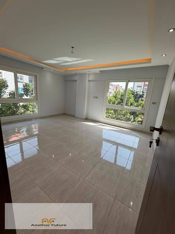 A distinctive apartment for sale with a sea view in a compound in Sheikh Zayed, next to Zed Towers. - Widok 2