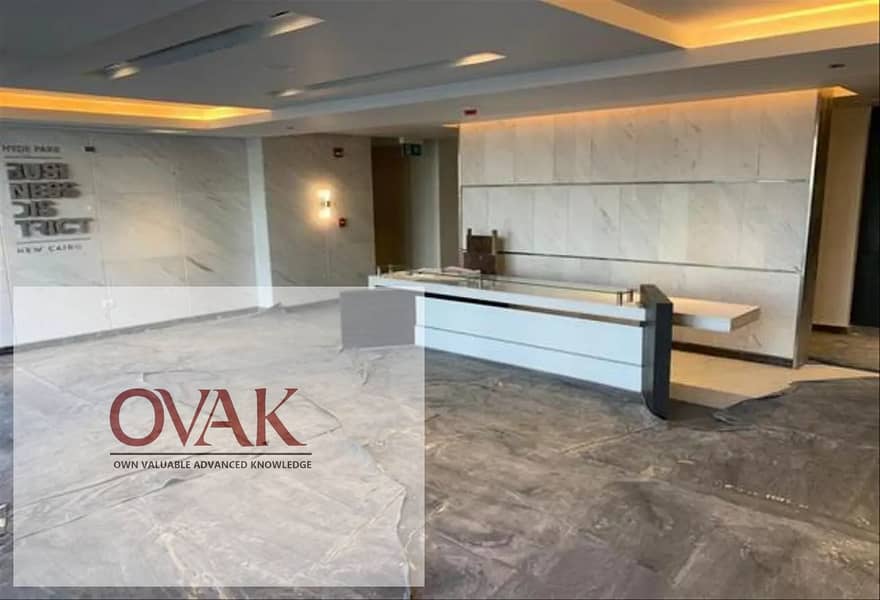 Office for Rent in Hyde Park Business District - Widok 3