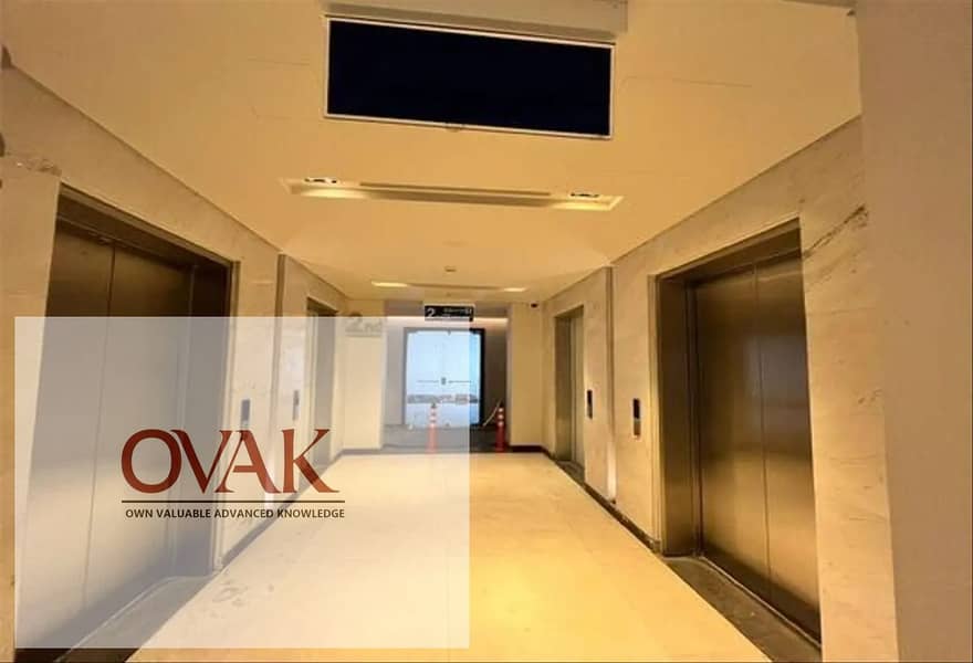 Office for Rent in Hyde Park Business District - Widok 4