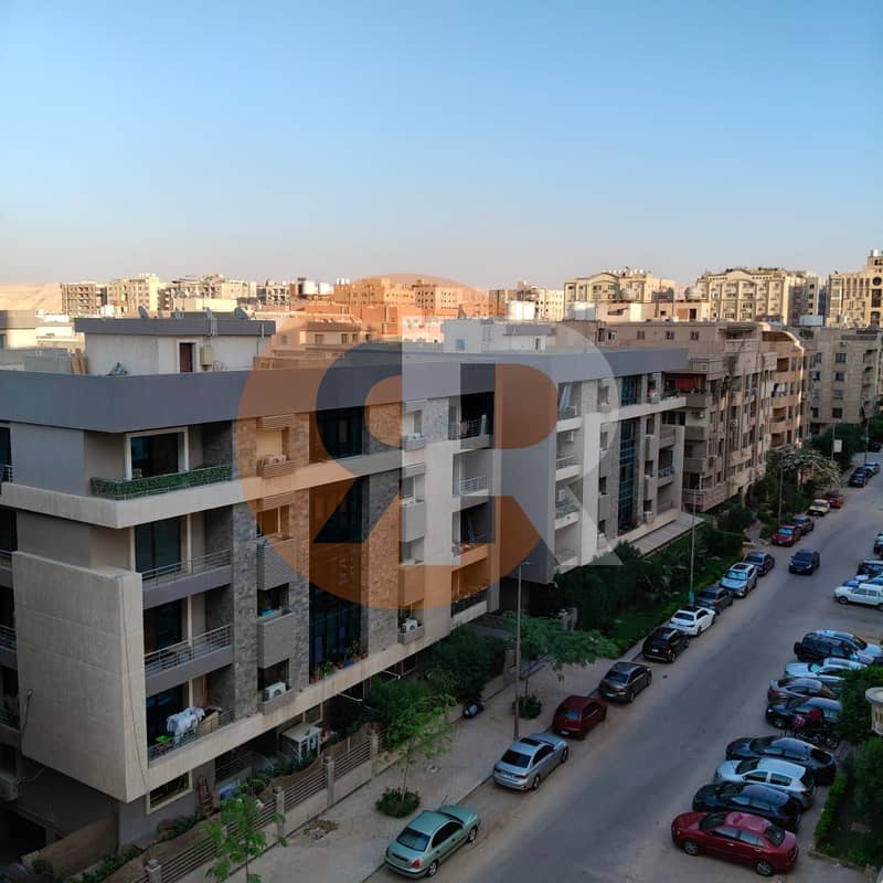 A spacious apartment for sale in Zahraa El Maadi, 7th District - Widok 2