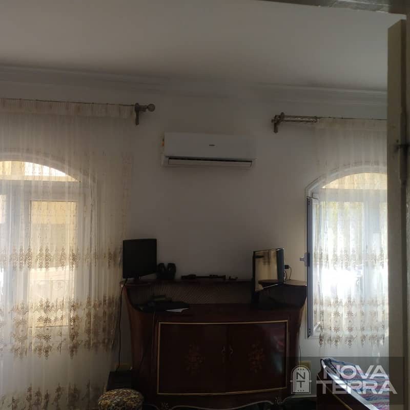 Luxury Apartment for Sale in a Villa in District 13, Sheikh Zayed - Strategic Location Opposite the International School - Widok 3