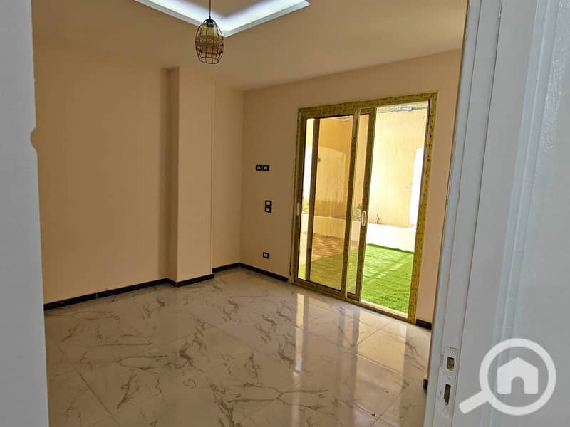 Finished Basement Apartment for Sale in District 10 – Sheikh Zayed Ready to move - Prime location North Facing - Widok 3