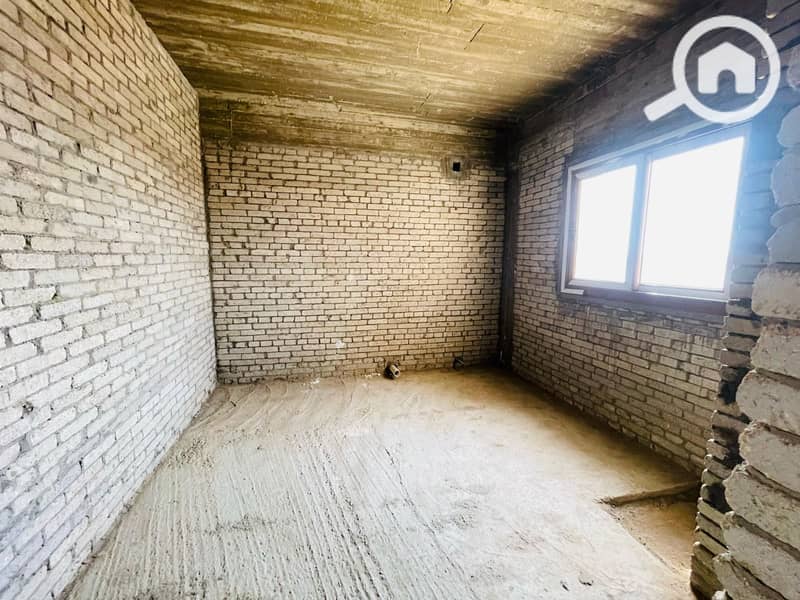 F3 villa for sale in installments in Madinaty, with an open garden view, land area of 200 m and buildings of 211 m. - Widok 3