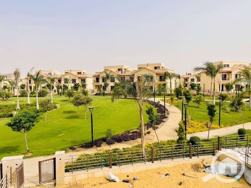 F3 villa for sale in installments in Madinaty, with an open garden view, land area of 200 m and buildings of 211 m. - Widok 4