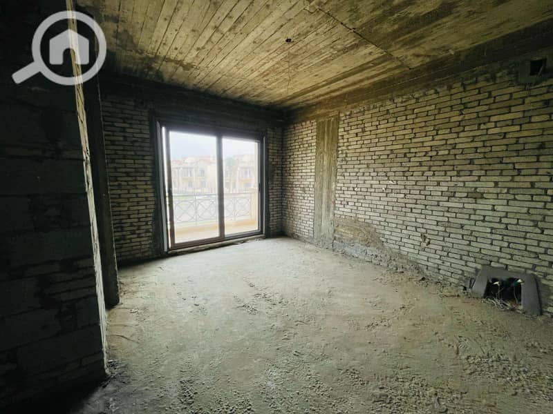 F3 villa for sale in installments in Madinaty, with an open garden view, land area of 200 m and buildings of 211 m. - Widok 5