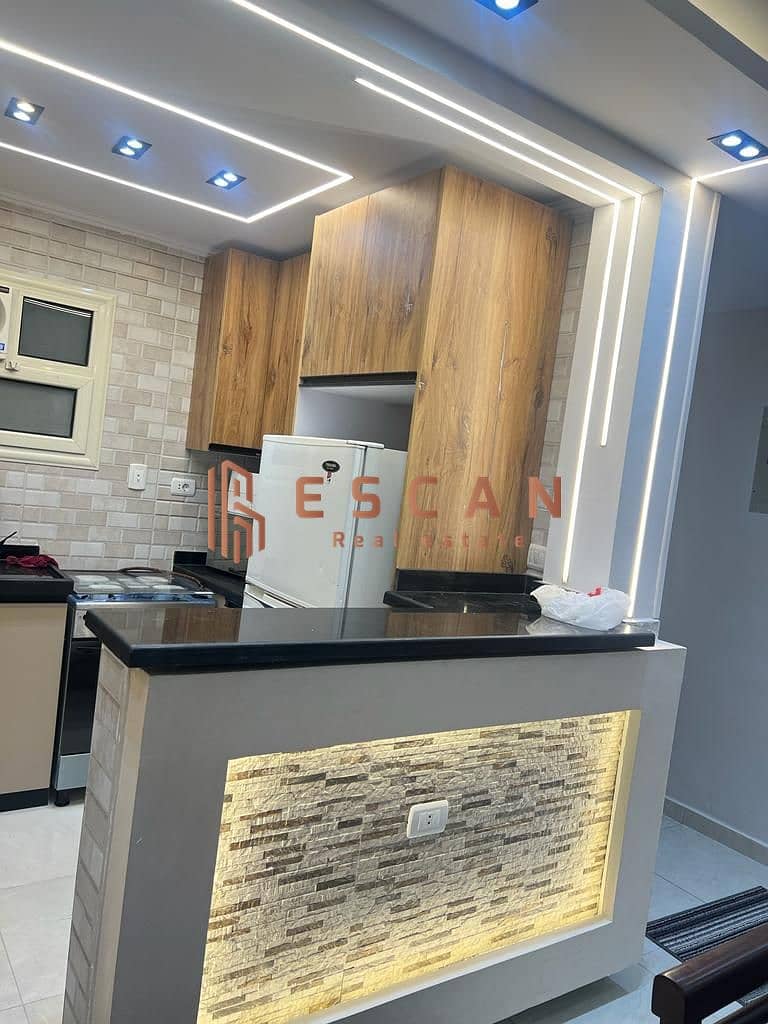 Furnished apartment for rent in Al Rehab City. Second floor, 90 square meters, near all amenities. Consists of: 2 bedrooms, 1 bathroom, kitchen, and r - Mehr