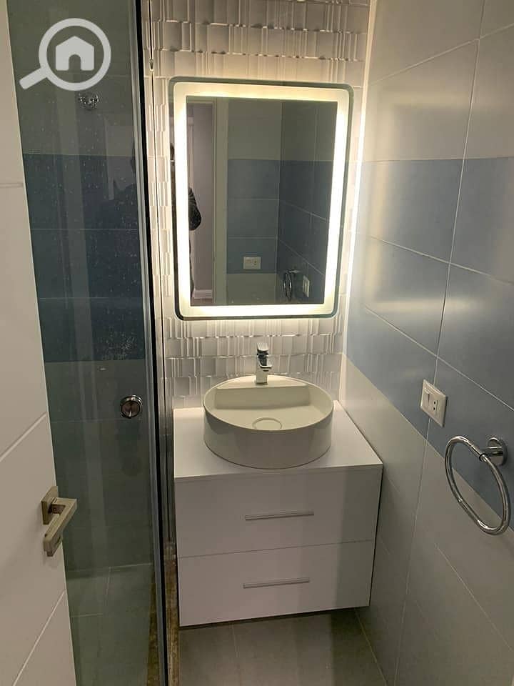 A real opportunity for upscale living in Blue Vert New Capital. Own your 165 sqm unit now — second floor — with a direct view overlooking the villas i - Widok 2