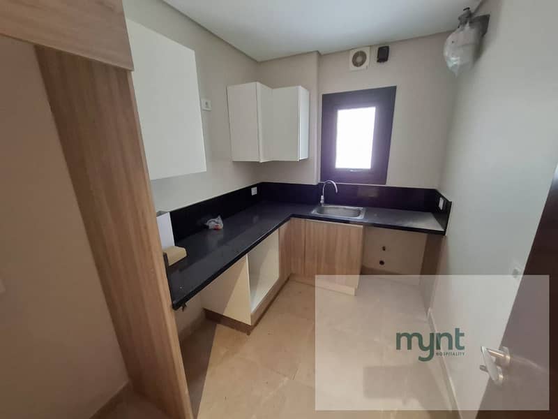 Semi Furnished 2 Bedroom Apartment for Rent in ZED West Sheikh Zayed | MYNT Hospitality - Widok 6