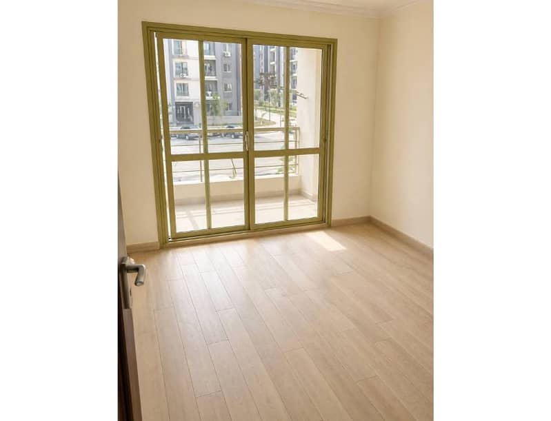Resale apartment with a lower price than the owner, featuring a distinctive finish and a landscape view, 130 m in Janna October. - Ansicht 2