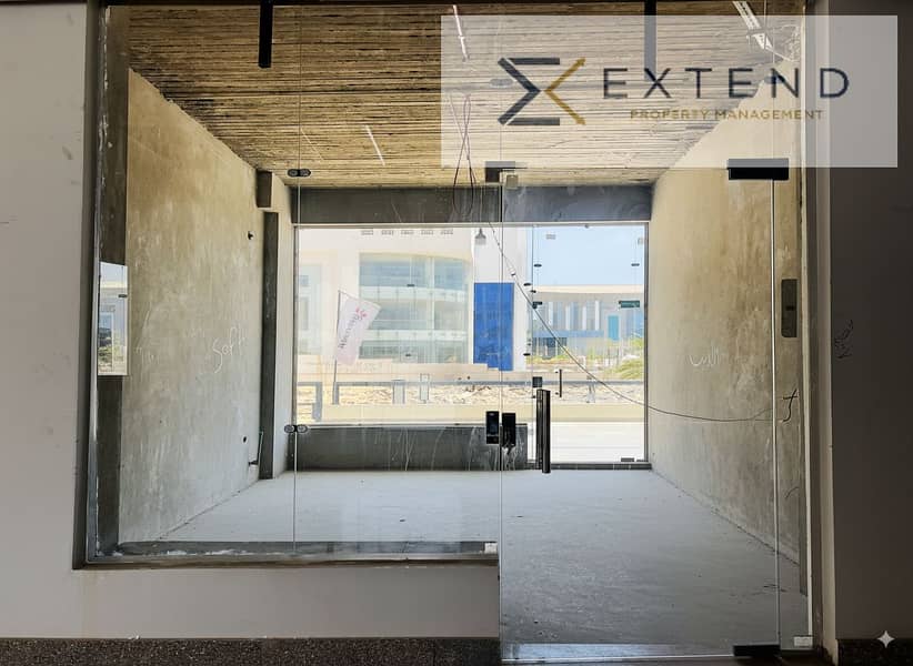 A distinctive location in front of Hassan Mostafa Halls in 6 October, a shop for rent 150m close to Al Hosari suitable for various commercial activities. – pohled 2