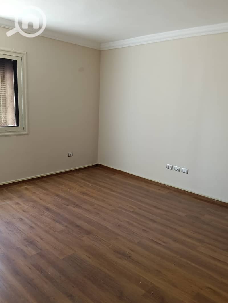 Empty apartment for rent in Jade Compound - Mehr