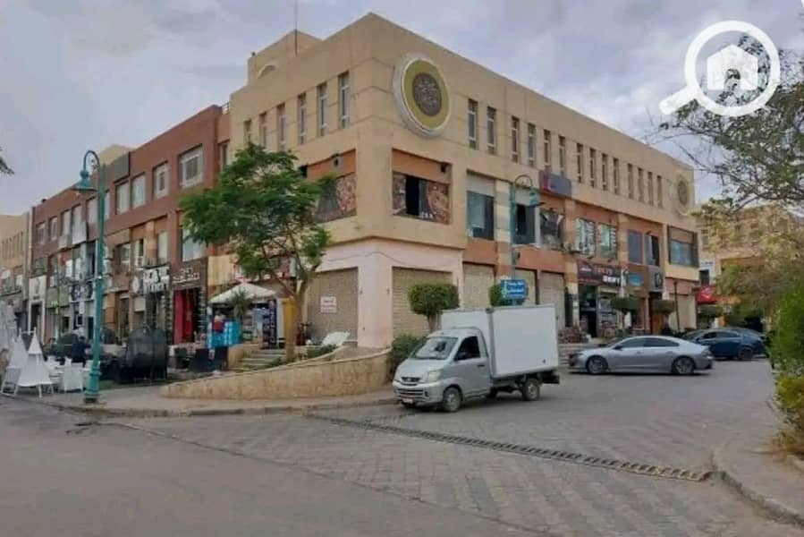 Commercial shop for sale in Al Moez Mall, Sheikh Zayed Investment opportunity. The shop is shops and the rental value is 12,000 Possibility of the tenant leaving at any time Area of 38 meters On two floors, a special location at a snapshot price - Ansicht 2