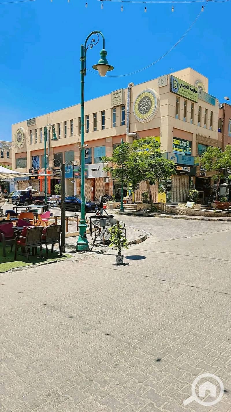 Commercial shop for sale in Al Moez Mall, Sheikh Zayed Investment opportunity. The shop is shops and the rental value is 12,000 Possibility of the tenant leaving at any time Area of 38 meters On two floors, a special location at a snapshot price - Ansicht 5