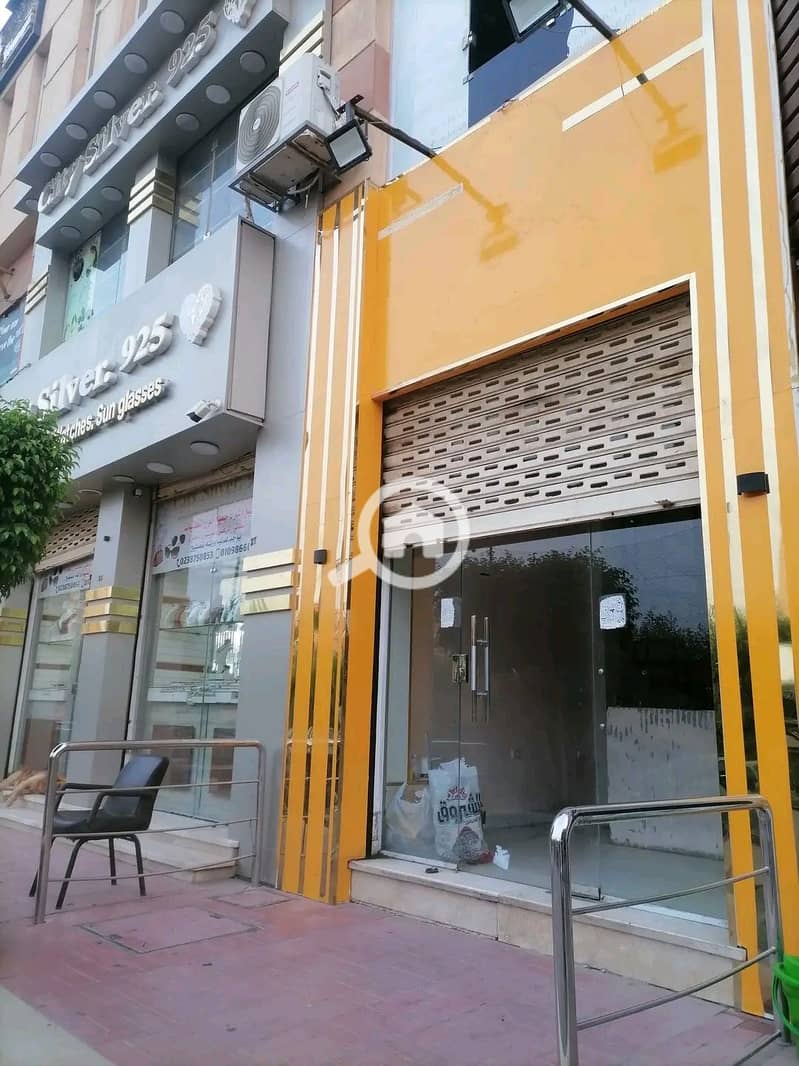 Commercial shop for sale in Al Moez Mall, Sheikh Zayed Investment opportunity. The shop is shops and the rental value is 12,000 Possibility of the tenant leaving at any time Area of 38 meters On two floors, a special location at a snapshot price - Ansicht 6