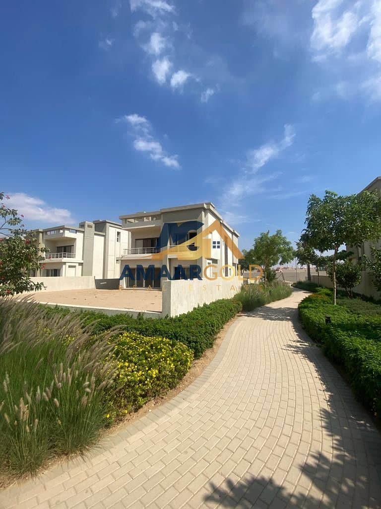 EXCLUSIVE Ultra Luxury Standalone Villa in Oriana 2, Cairo Festival City in New Cairo 690 SQM Land Prestigious - Widok 4