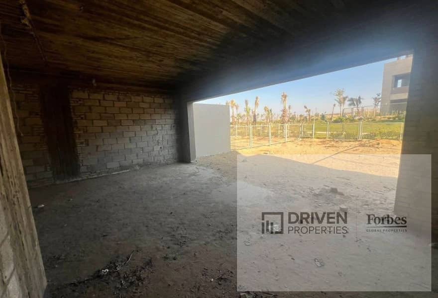 By Installment Ready To Move Villa For Sale In The Crown Compound Palm Hills Golf Extension 6th of October City, Giza - Ansicht 4