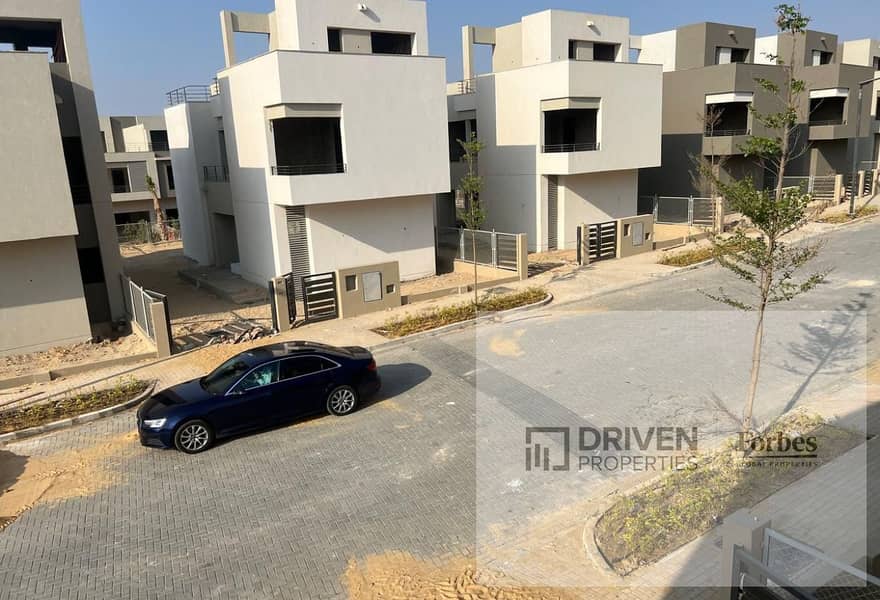 By Installment Ready To Move Villa For Sale In The Crown Compound Palm Hills Golf Extension 6th of October City, Giza - Ansicht 6