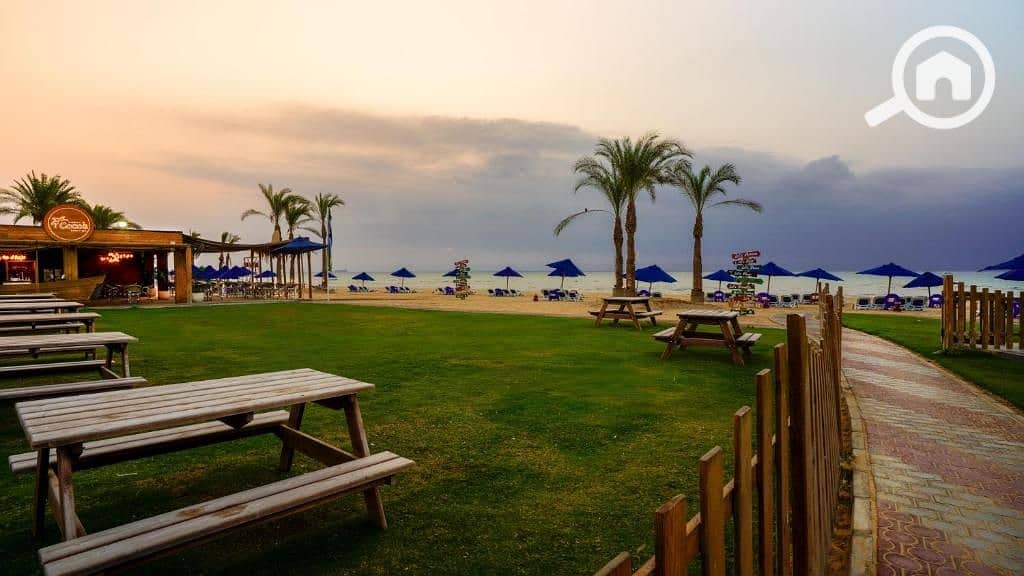 Own a chalet with the best view in Ain Sokhna at Aroma Resort. The resort offers a full range of amenities, including swimming pools, restaurants, . . . - Ansicht 3