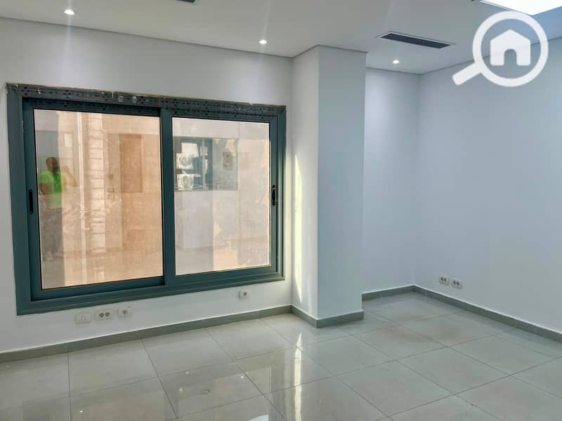 Office for Rent 80 square meters fully finished in Kernel Business Hub prime location on North 90th Street – pohled 3