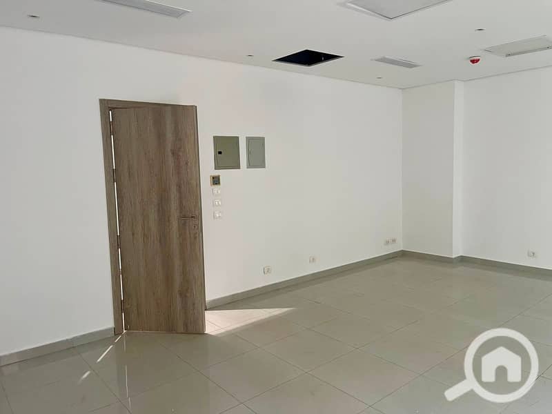 Office for Rent 80 square meters fully finished in Kernel Business Hub prime location on North 90th Street – pohled 5