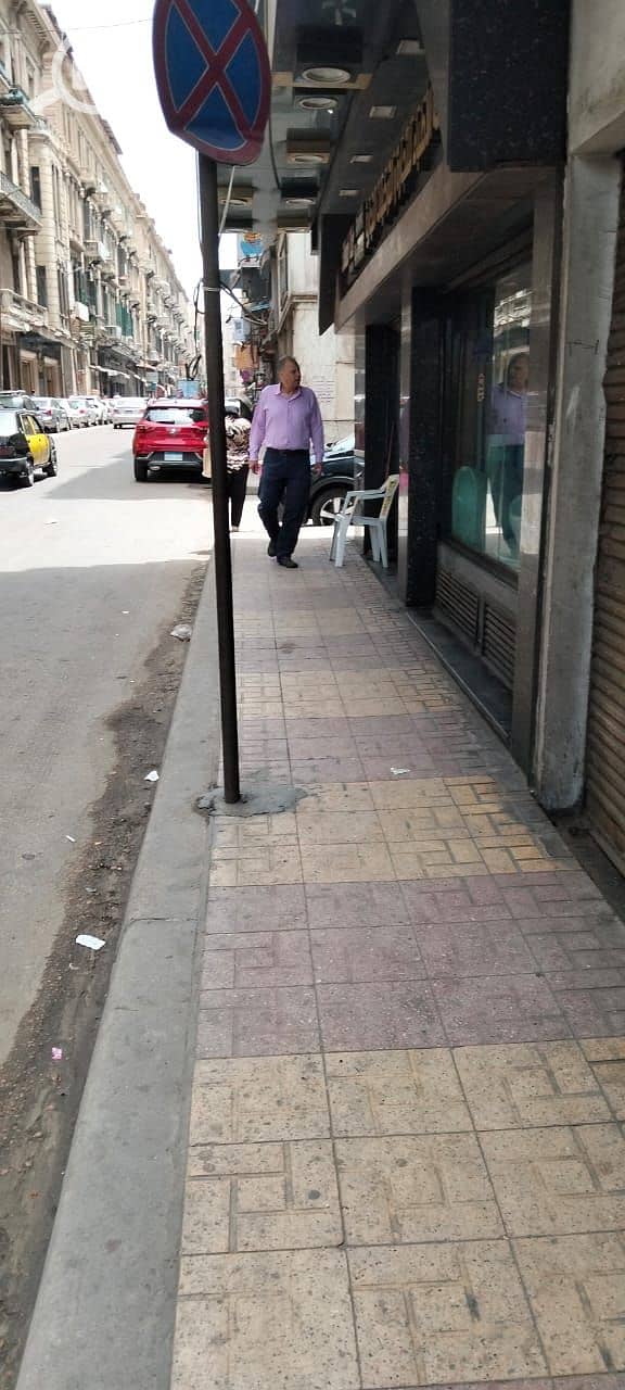 For those seeking opportunities and distinction - for sale - a shop of 140 square meters (two floors with internal stairs) - (ground+first) - (2 entrances) in a prime location on Ahmed Arabi Street in Al-Manshiyah, registered and licensed. – pohled 2