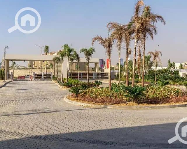 New release fully finished family house with garden in Palm Hills near New Giza with remaining installments - Więcej