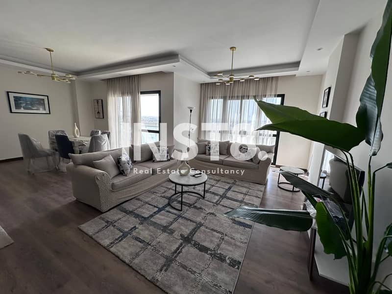 Unique Apartment with Modern Furniture and Open View – pohled 2