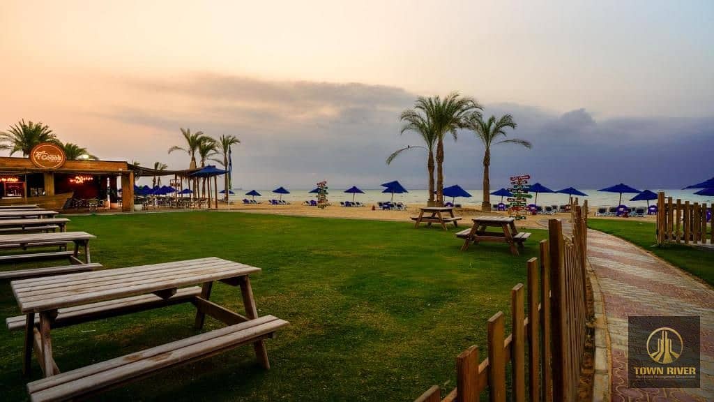Own a chalet with the best view in the village at Aroma, Ain Sokhna. The village offers a full range of amenities, including swimming pools, restauran - Bild 4