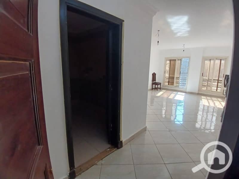 For rent in Dar Misr Al-Qaranful: a 130m² apartment on the second floor. It is located in the second building from the gate and overlooks the Jade com - Vista 5