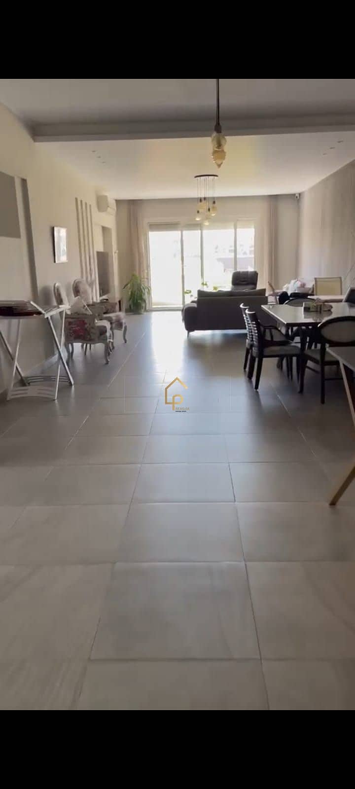 Upper Family house 275m for rent in The Crown Palm Hills – pohled 2