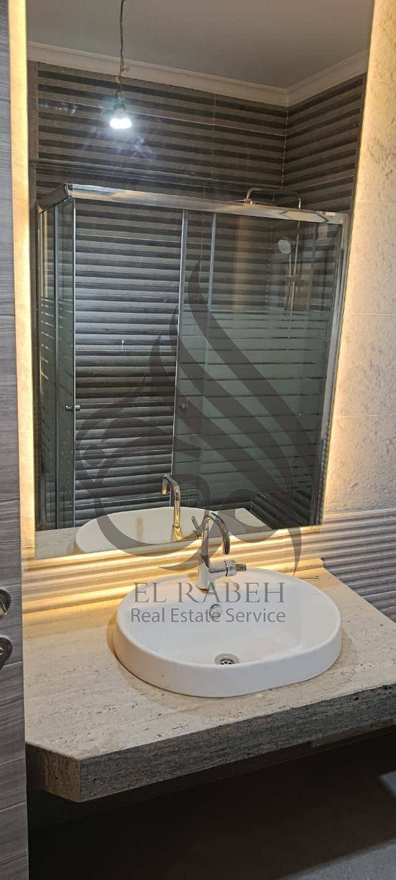 fully finished Apartment for sale in Mountain View iCity new cairo club park under market price prime location - Bild 5