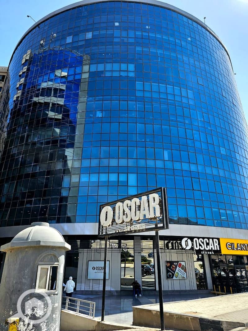 A distinctive administrative headquarters of 110 sqm for rent in the strongest location in Zahraa Al-Maadi, Rayhana Plaza. - Aanzicht 2