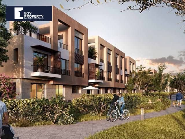 Townhouse Villa For Sale Ready To Move with Garden Installments Till 2027 In District 5 - New Cairo - Widok 3