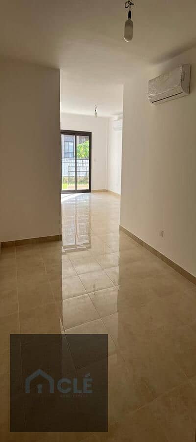 Semi-Furnished super deluxe Apartment with garden for rent in Al - Marasem Compound , new air conditioners , 2 new electric water heaters and Kitchen – pohled 3