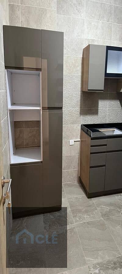 Semi-Furnished super deluxe Apartment with garden for rent in Al - Marasem Compound , new air conditioners , 2 new electric water heaters and Kitchen – pohled 6