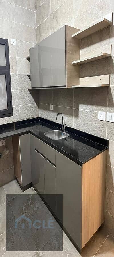 Semi-Furnished super deluxe Apartment with garden for rent in Al - Marasem Compound , new air conditioners , 2 new electric water heaters and Kitchen – další