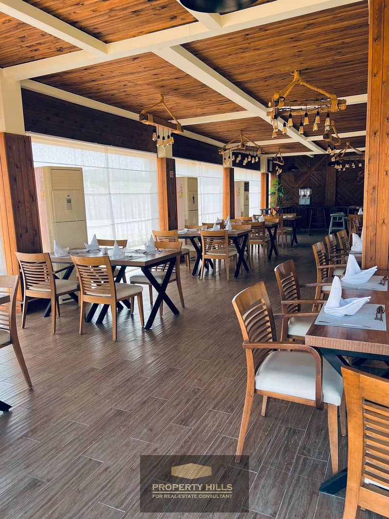 Receive immediately the latest finished chalet with instant delivery, equipped with air conditioning and natural gas, next to Al Galala, Al Mont Galala, and Porto Sokhna. - Mehr