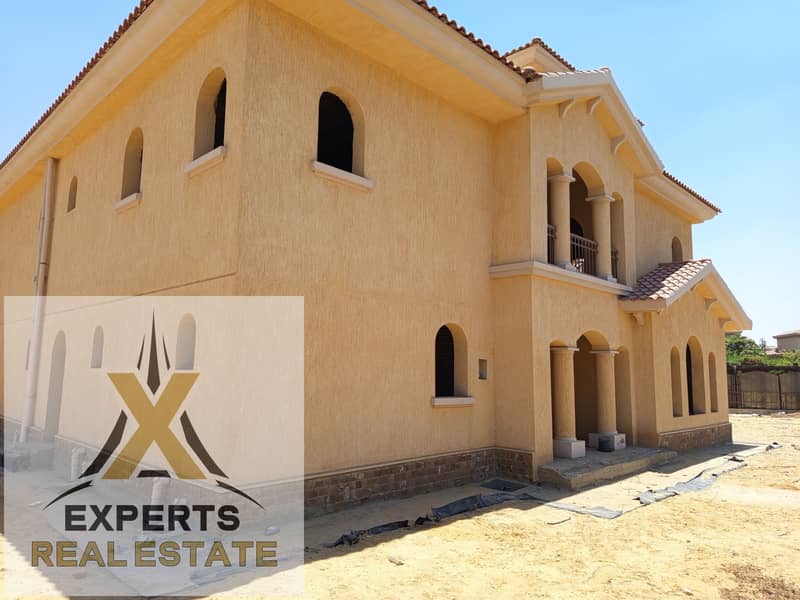 Independent villa, 555m buildings, without finishing, open view in Madinaty, large land - Ansicht 5
