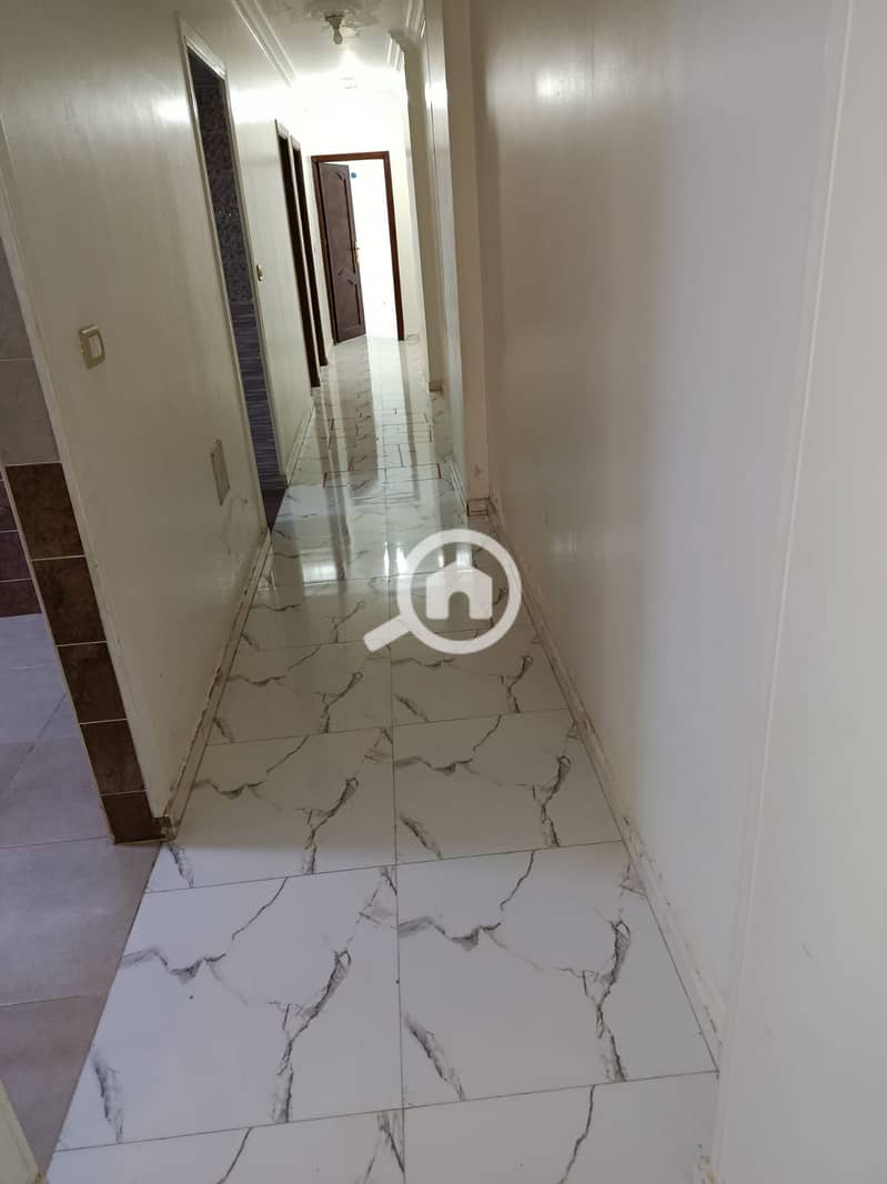 Apartment for rent in Zahra Al-Maadi, Madinat Al-Miraj, with a front view, area 165 sqm, consisting of 3 rooms, bathroom, reception, kitchen, on the 3rd floor, with an elevator, super luxury finishing. - Ansicht 5