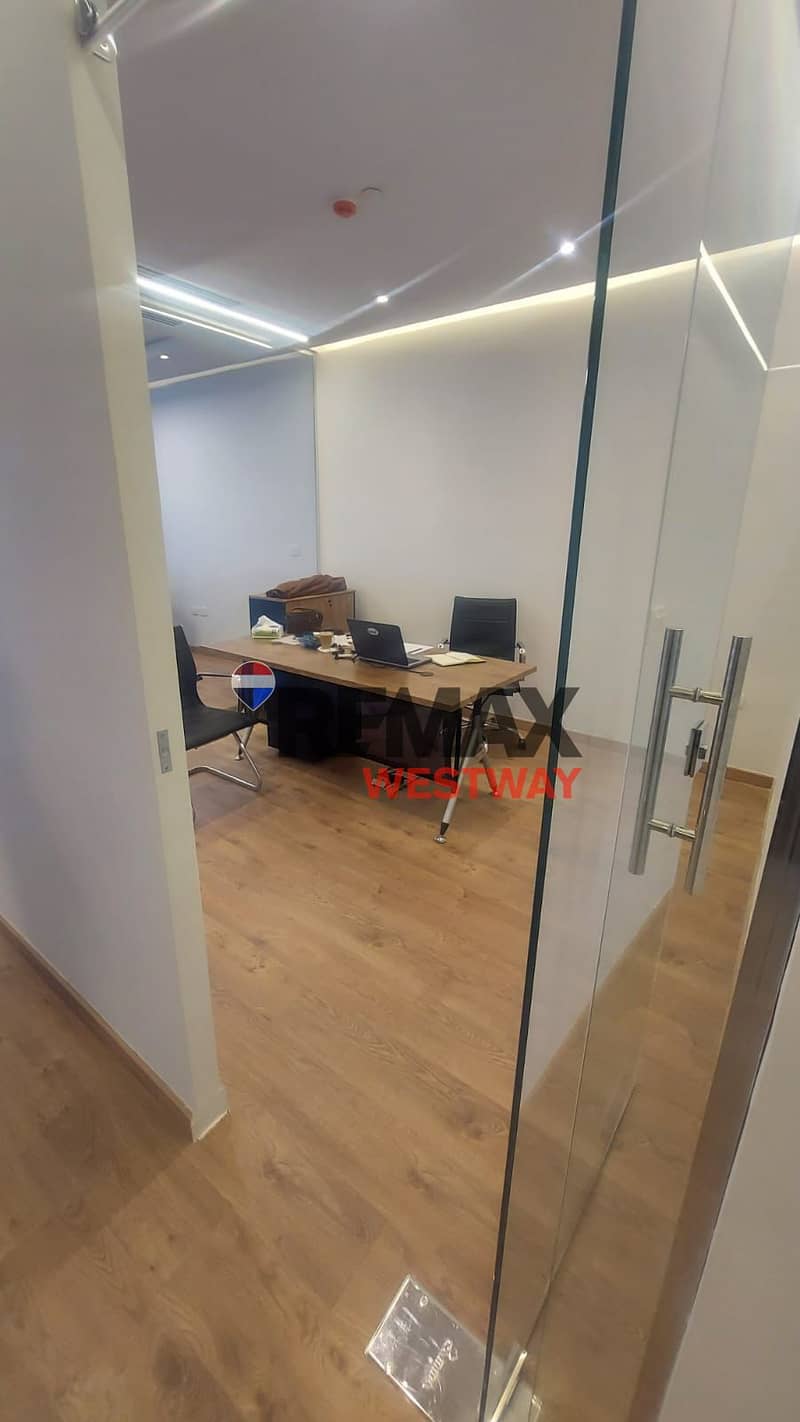 Office for sale in Portal Sodic Beverly Hills El Sheikh Zayed under market price - Ansicht 3