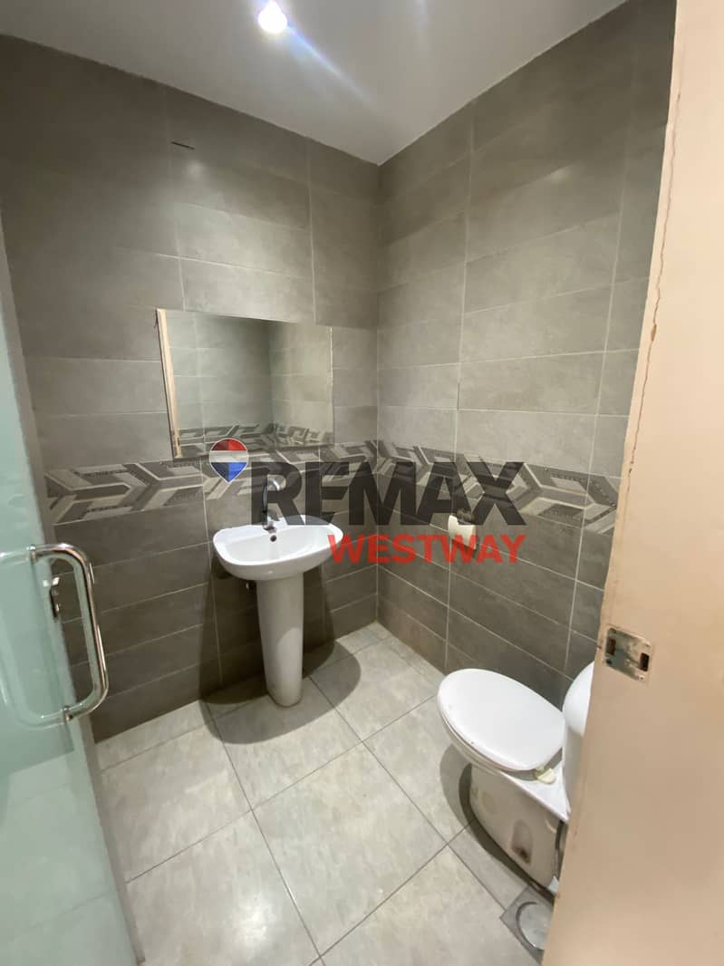 Office for rent in the Courtyard El Sheikh Zayed مكتب للايجار في الكورت يارد الشيخ زايد - Widok 6