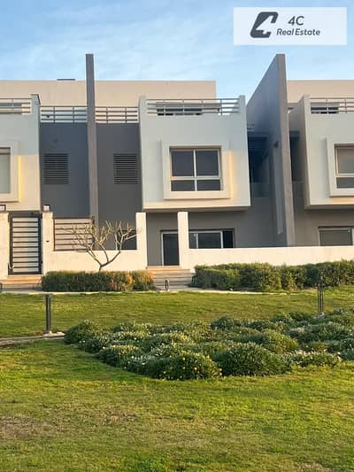 4 Bedroom Townhouse for Sale in New Cairo, Cairo - IMG-20250217-WA0296. jpg 4 Bedroom Townhouse for Sale in New Cairo, Cairo - IMG-20250217-WA0296. jpg