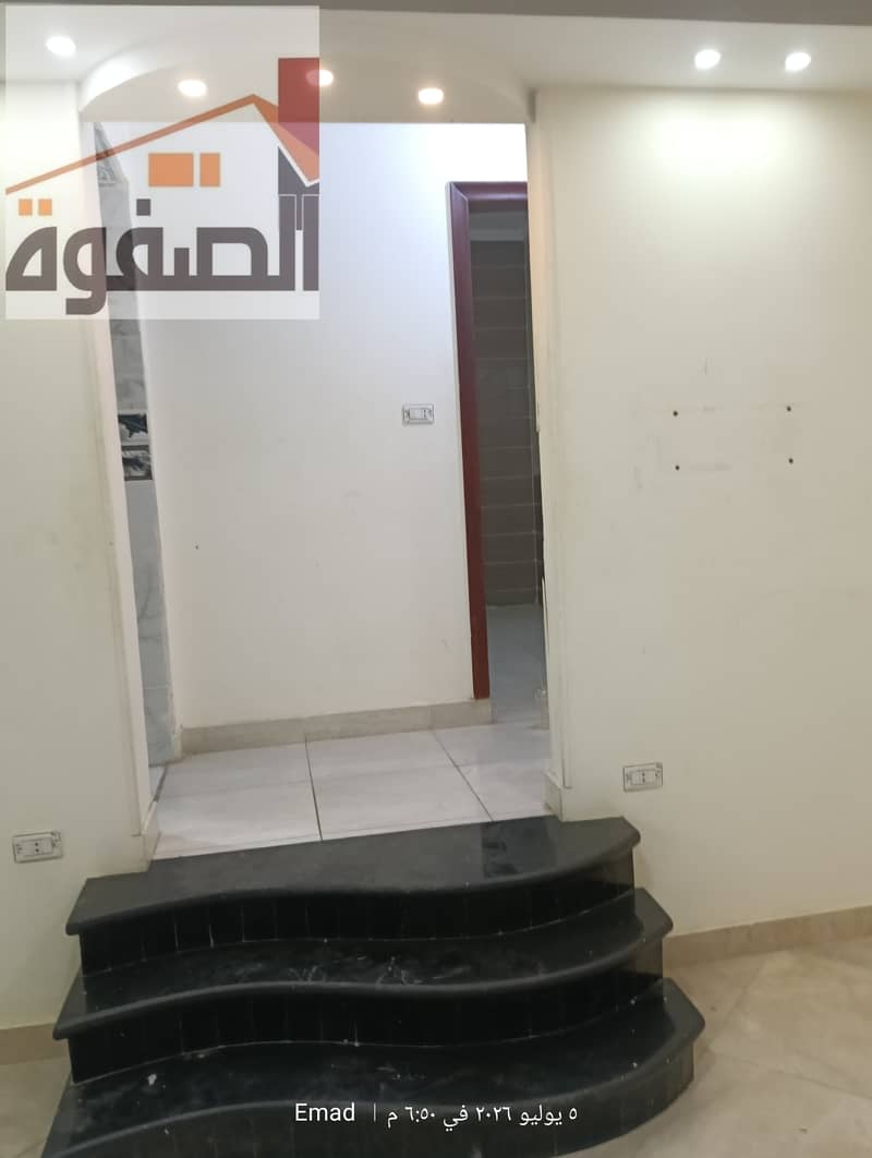 New apartment for rent consisting of 3 rooms, reception, bathroom and kitchen in Al-Ma'araj Al-Ulya, Zahraa Al-Maadi, near Carrefour - Więcej